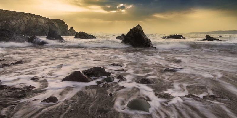 数字营销新引擎：PAIMP与数字孪生技术如何重塑电子商务与科技公司的工厂运营可视性