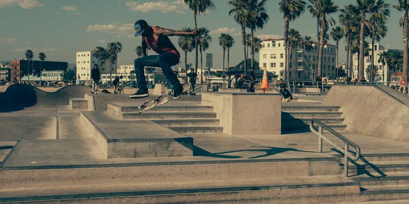 科技公司如何借力PAIMP与数字孪生：打造电商解决方案的虚拟工厂